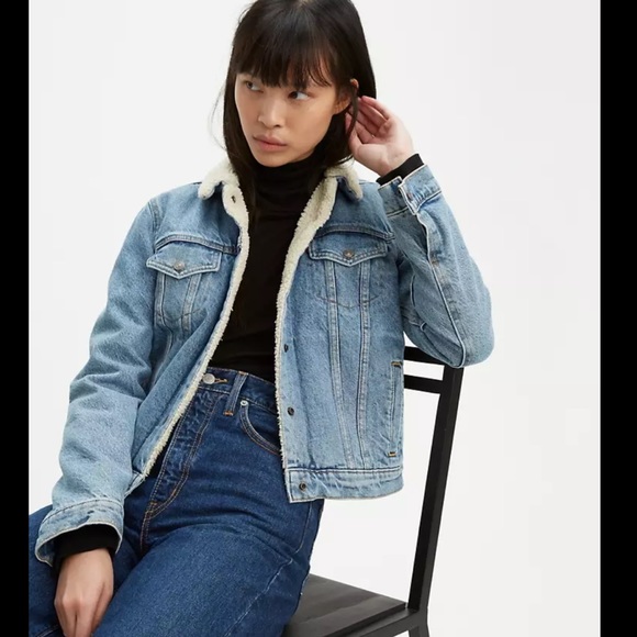 Levi’s Sherpa Denim Trucker Jacket - Picture 2 of 9